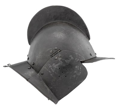 Lot 252 - A SOUTH GERMAN BURGONET