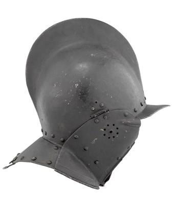 Lot 255 - A SOUTH GERMAN BURGONET