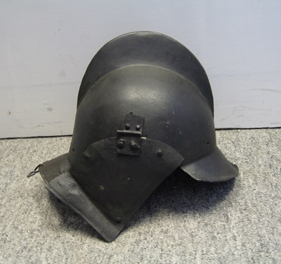 Lot 258 - A SOUTH GERMAN BURGONET