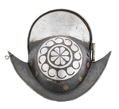 Lot 259 - A NORTH GERMAN 'BLACK AND WHITE' COMB MORION