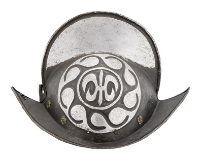 Lot 261 - A NORTH GERMAN 'BLACK AND WHITE' COMB MORION