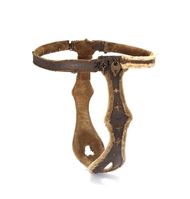 Lot 301 - A CHASTITY BELT IN THE LATE MEDIEVAL/RENAISSANCE STYLE