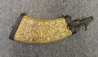 Lot 318 - A GERMAN ENGRAVED COWHORN POWDER-FLASK