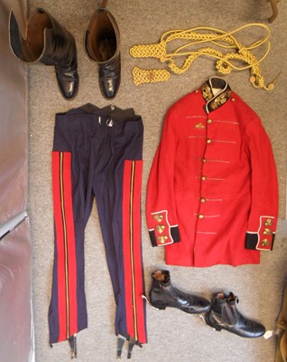 Lot 349 - AN OFFICER'S FULL DRESS TUNIC AND OTHER ITEMS OF THE INDIAN PRESIDENT'S BODYGUARD