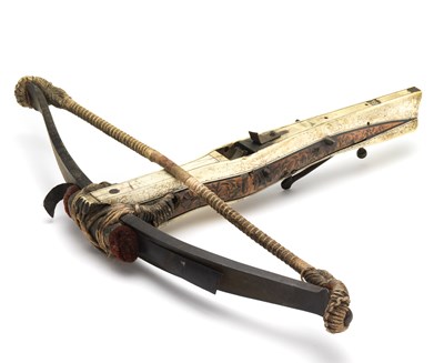 Lot 363 - A FINE AND RARE SOUTH GERMAN SPORTING CROSSBOW SIGNED BY THE MASTER 'BE'
