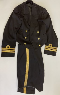 Lot 293 - AN OFFICER’S UNIFORM OF THE ROYAL NAVY