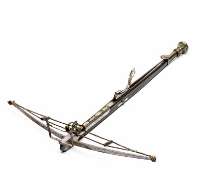 Lot 365 - ËœA RARE ENGLISH STONEBOW FOR A CHILD