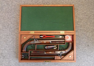 Lot 479 - A CASED PAIR OF 32 BORE PERCUSSION DUELLING PISTOLS BY EGAN