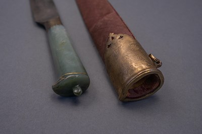 Lot 34 - AN INDIAN JADE-HILTED DAGGER (KARD), 19TH CENTURY