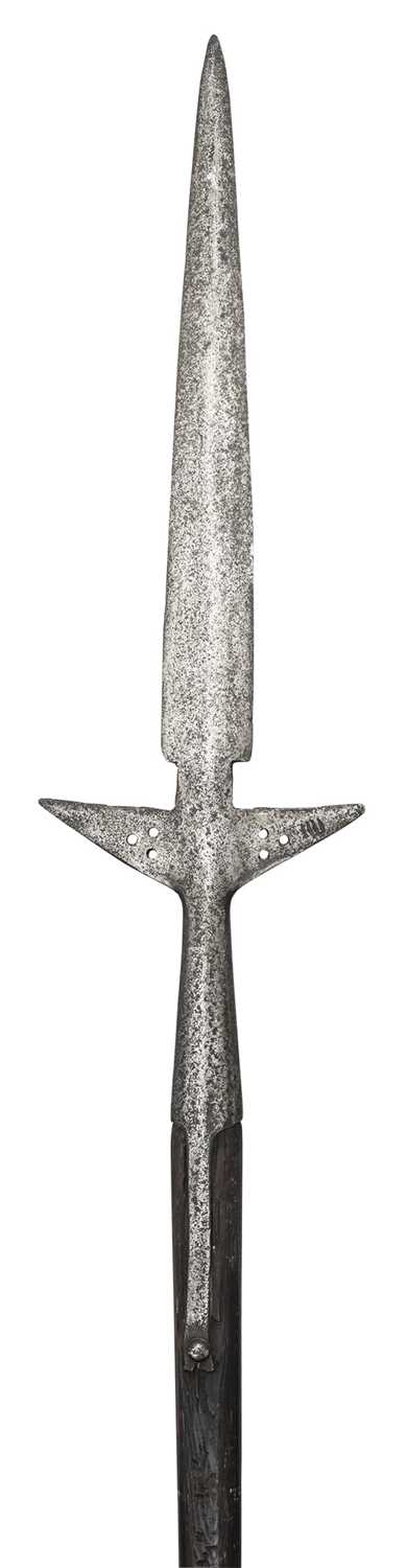 Lot 228 - â“‚ A RARE LUGGED SPEAR, LATE 15TH CENTURY, POSSIBLY ITALIAN