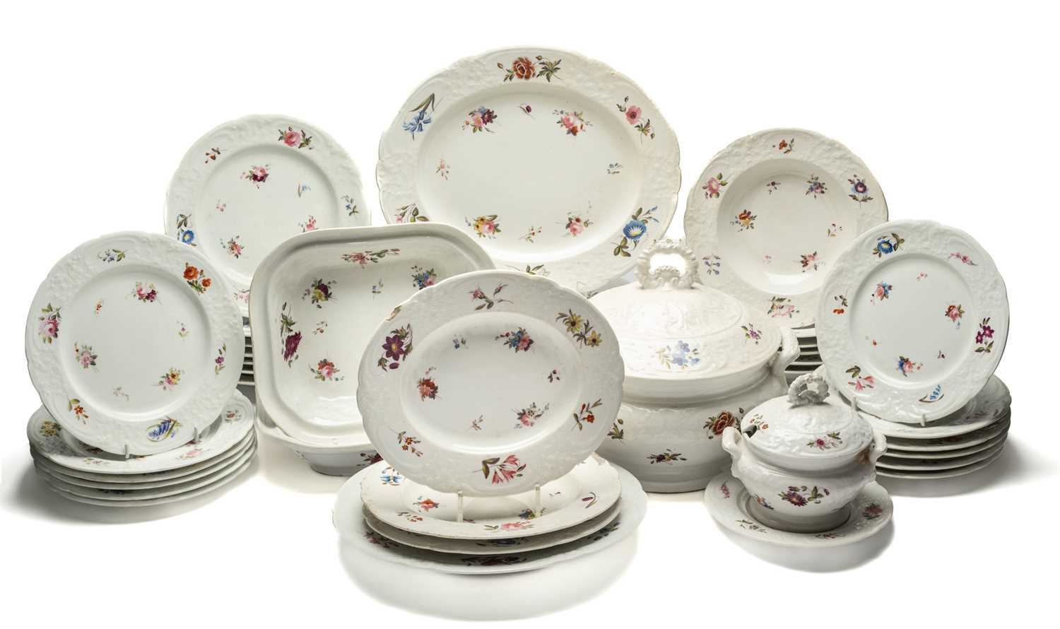 Lot 22 - A CHAMBERLAIN'S WORCESTER PART DINNER SERVICE