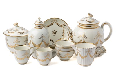 Lot 71 - â€¡Â A WORCESTER PART TEA AND COFFEE SERVICE