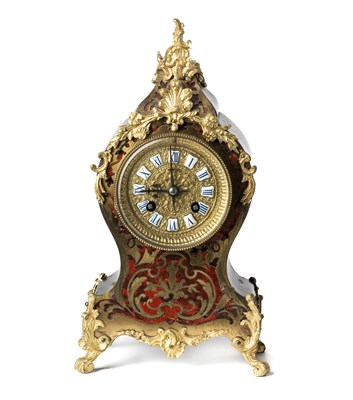 Lot 104 - A FRENCH 'BOULLE' MANTEL CLOCK