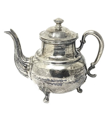 Lot 131 - A SOUTH AMERICAN SILVER TEAPOT