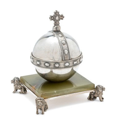 Lot 172 - AN EDWARD VIII SILVER 'ROYAL ORB' INKWELL