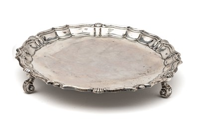 Lot 186 - A GEORGE V SILVER WAITER