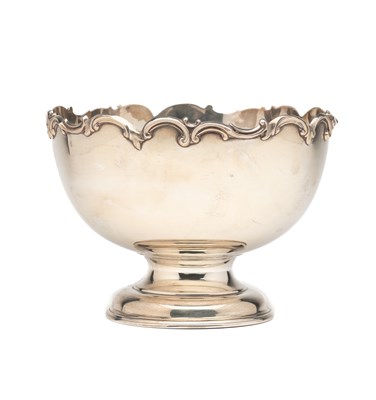 Lot 190 - A GEORGE V SILVER ROSEBOWL