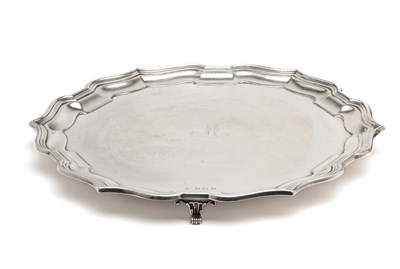 Lot 191 - A GEORGE V SILVER SALVER