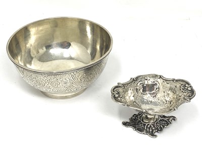 Lot 206 - A VICTORIAN SILVER SUGAR BOWL