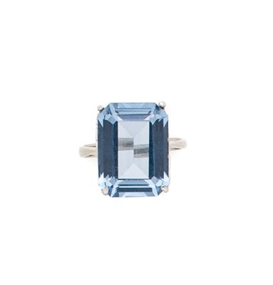 Lot 276 - SYNTHETIC BLUE SPINEL RING