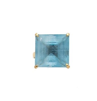 Lot 296 - AQUAMARINE RING