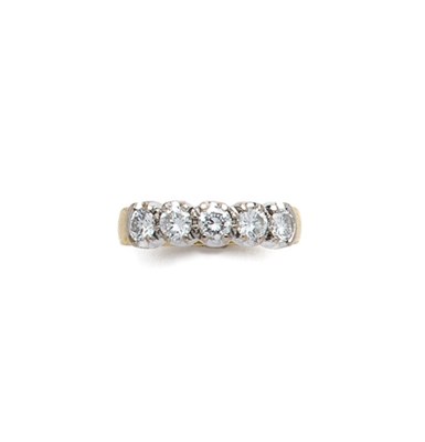 Lot 299 - GOLD AND DIAMOND RING