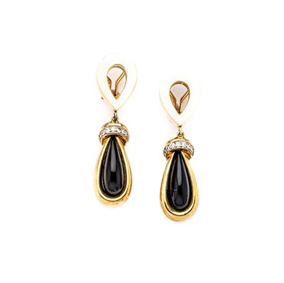 Lot 306 - PAIR OF ONYX AND DIAMOND PENDENT EARRINGS