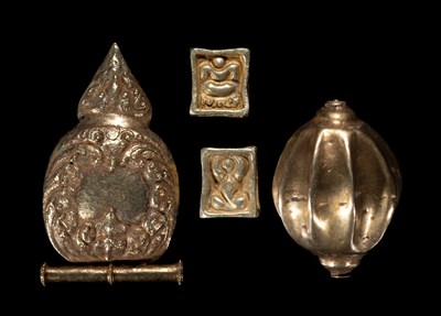 Lot 279 - FOUR ANCIENT JAVANESE GOLD JEWELLERY ELEMENTS, INDONESIA, 10TH-14TH CENTURY