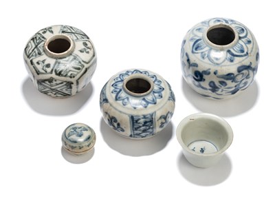 Lot 760 - FOUR SMALL BLUE AND WHITE VESSELS, VIETNAM, 15TH / 16TH CENTURY