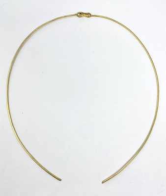 Lot 291 - A GOLD WIRE TORC, JAVA, INDONESIA, 19TH/20TH CENTURY