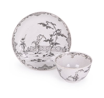 Lot 9 - A WORCESTER TEABOWL AND SAUCER WITH 'PENCILLED' CHINOISERIE DECORATION