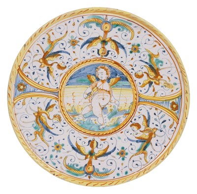 Lot 36 - A MAIOLICA TAZZA