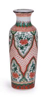 Lot 53 - A CHINESE FAMILLE VERTE SLEEVE VASE