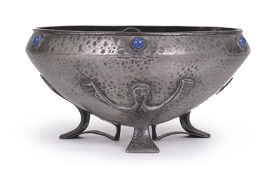 Lot 98 - AN 'ENGLISH PEWTER' (TUDRIC WARE) BOWL