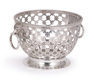 Lot 154 - A DUTCH SILVER SUGAR BOWL