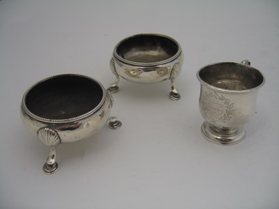 Lot 199 - A PAIR OF GEORGE III SILVER SALT CELLARS