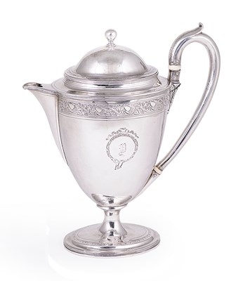 Lot 202 - A GEORGE III SILVER COFFEE JUG AND COVER