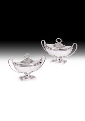 Lot 207 - A PAIR OF GEORGE III SILVER SAUCE TUREENS AND COVERS