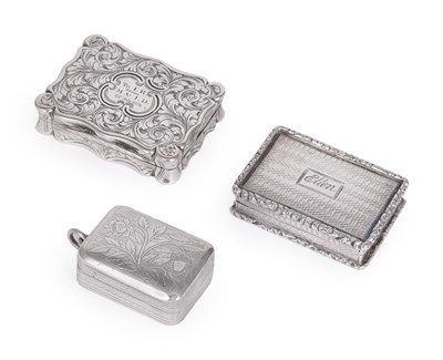 Lot 267 - A WILLIAM IV SILVER VINAIGRETTE