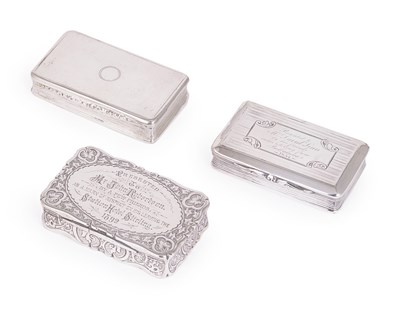 Lot 278 - A WILLIAM IV SILVER SNUFF BOX