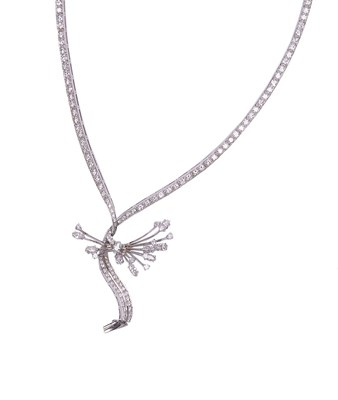 Lot 304 - DIAMOND NECKLACE