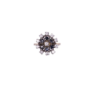 Lot 305 - SAPPHIRE AND DIAMOND RING