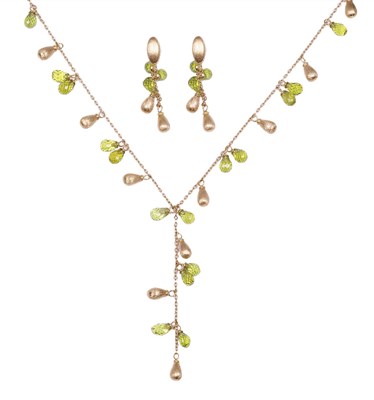 Lot 318 - EIGHTEEN CARAT GOLD AND PERIDOT NECKLACE AND EARRINGS