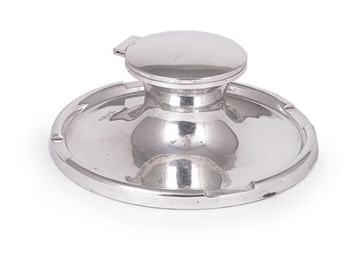 Lot 351 - A GEORGE V SILVER INKWELL