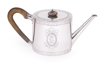 Lot 365 - A GEORGE III SILVER TEAPOT AND COVER