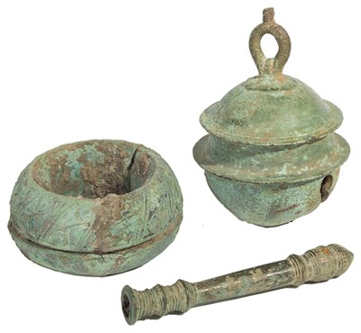 Lot 136 - THREE ANCIENT SOUTH-EAST ASIAN BRONZE OBJECTS