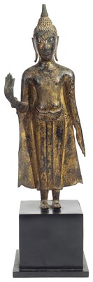 Lot 144 - A GILT LACQUER BRONZE FIGURE OF BUDDHA