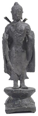 Lot 148 - A MON-DVARAVATI BRONZE FIGURE OF BUDDHA