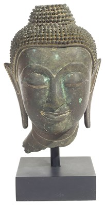 Lot 151 - AN AYUTHIA BRONZE HEAD OF BUDDHA