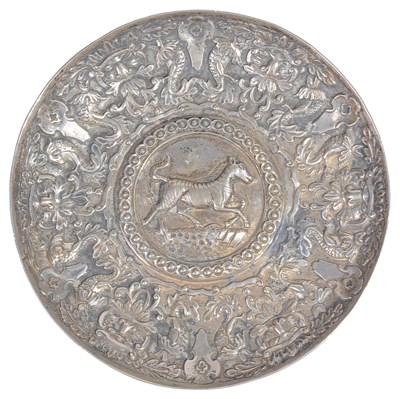 Lot 168 - A REPOUSSE SILVER SALVER